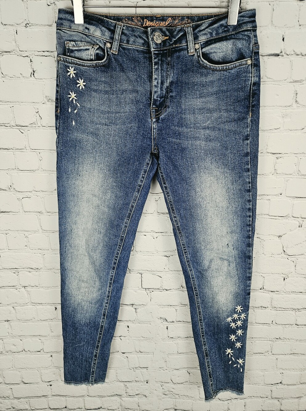 DESIGUAL | embroidered flower distressed skinny frayed hem jeans